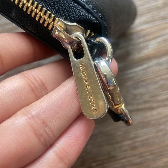 Michael Kors | Wristlet - Picture 3 of 6